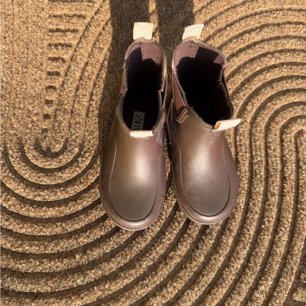 Zara kids elastic Chelsea rain boots chocolate brown Cottagecore